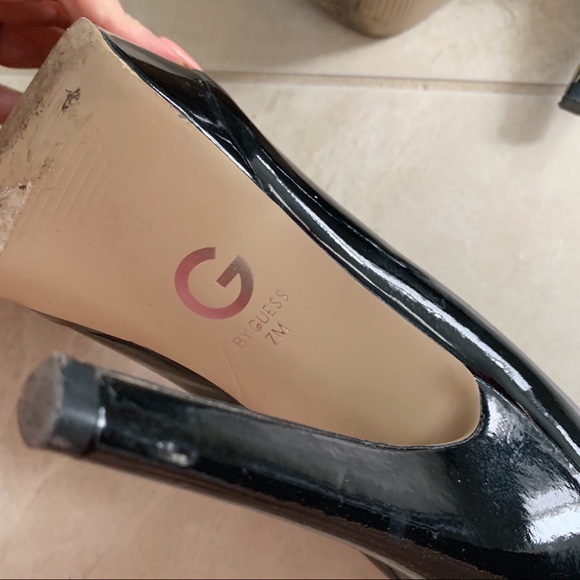Black 5” Stiletto Guess Heels - Picture 3 of 4
